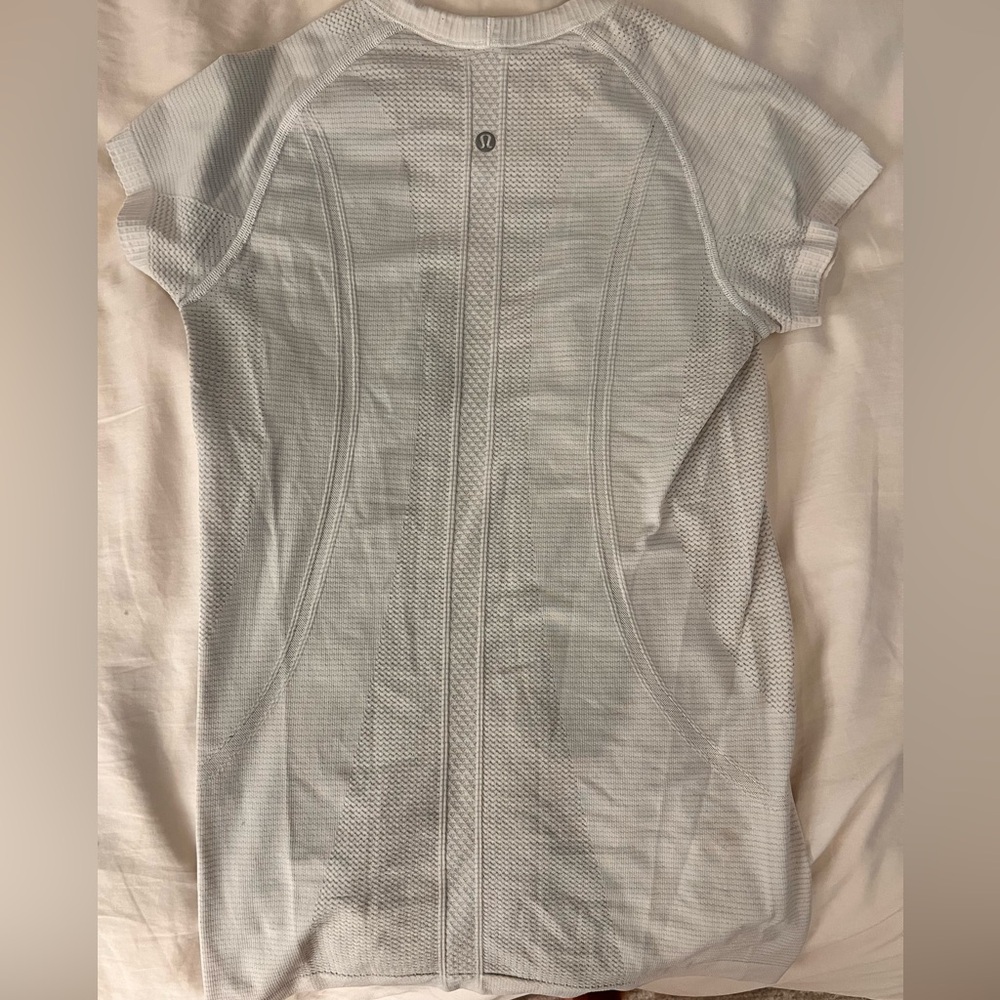 Lululemon T Shirt